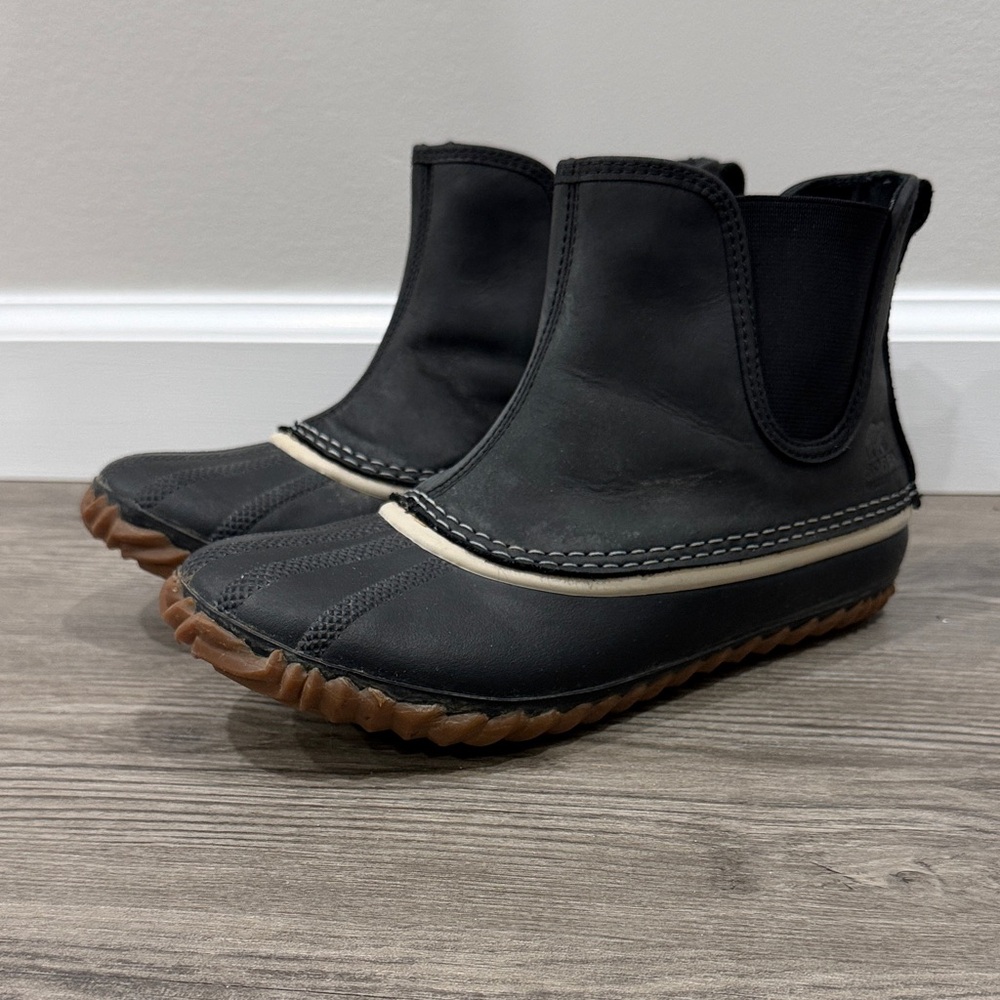 Sorel Black and Tan Duck Boots